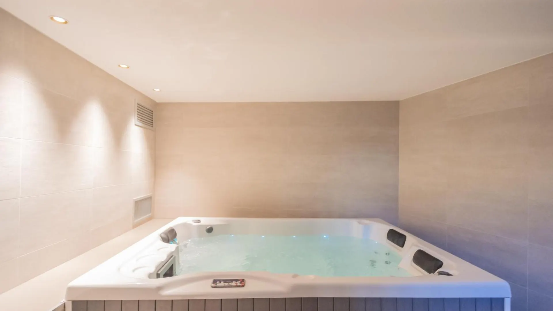 Villa Ida - Private Gym & Spa - By Rent All Como 레노 0*,
